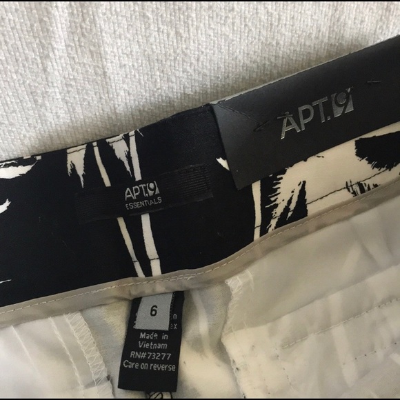 Apt. 9 Essentials Mid Rise Shorts 6 Black & White - Picture 3 of 7